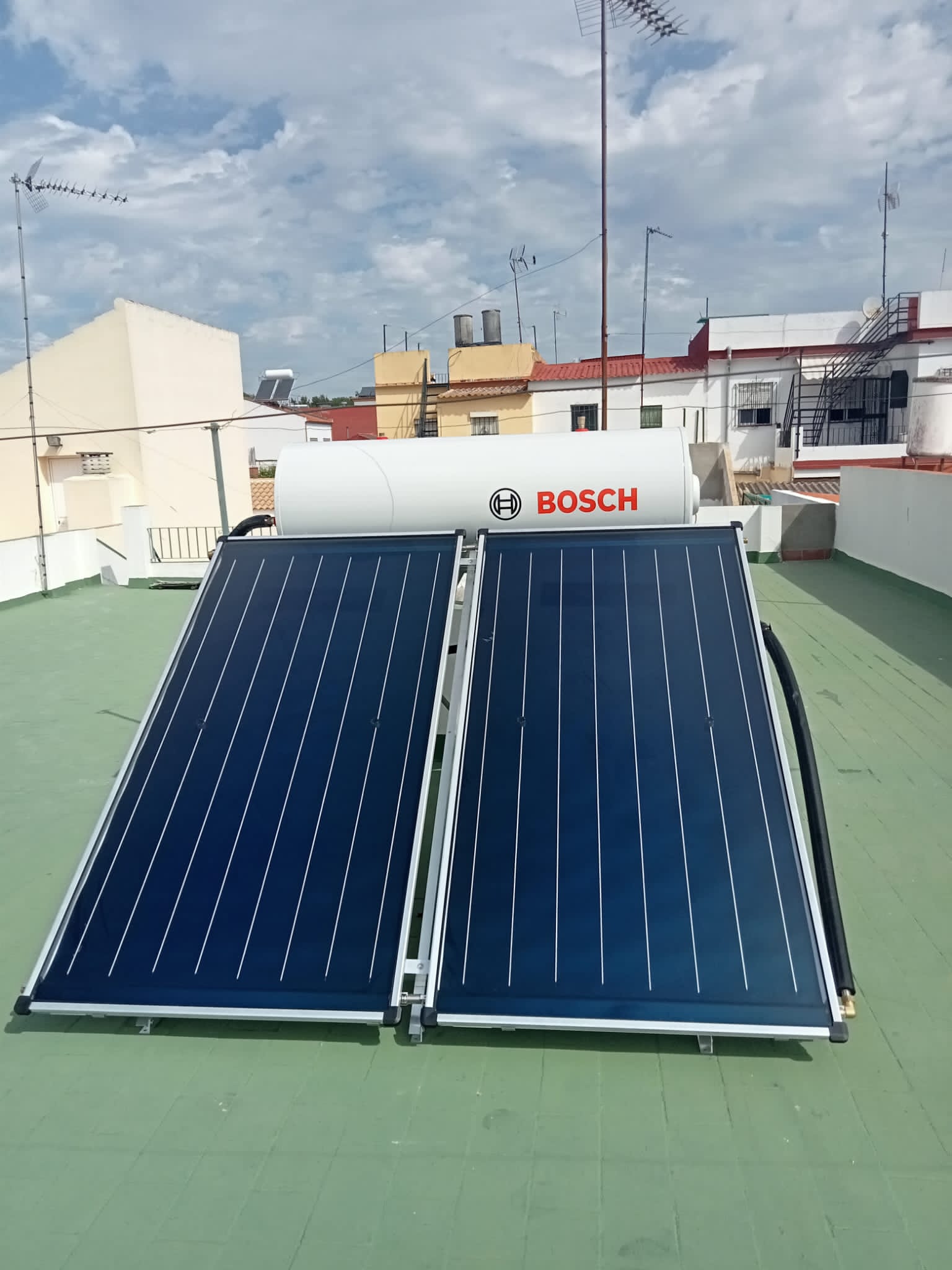 Solar Infinity Energia Renovable panel solar con bombona de butano